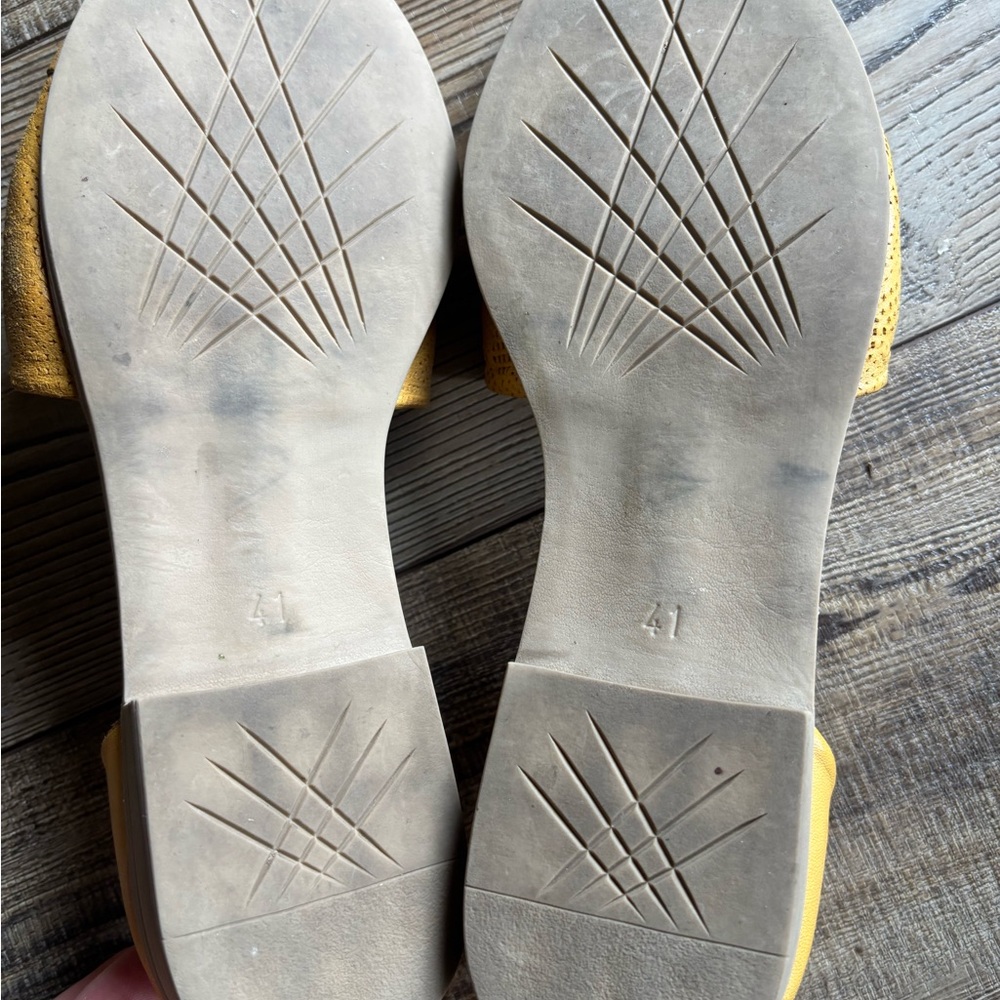 Bueno Mustard Yellow Women's Flats - Picture 3 of 3